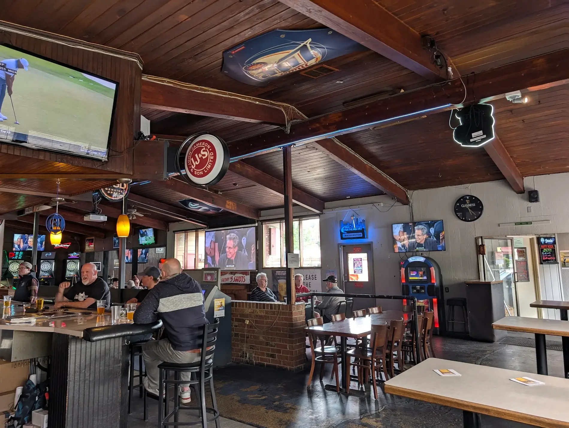 Savage Moose Sports Pub